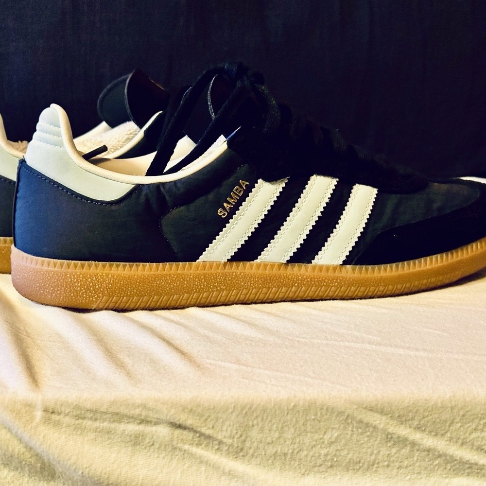 Samba OG W,  Brand NEW in box! Carbolmost Blue & Chalk White.
